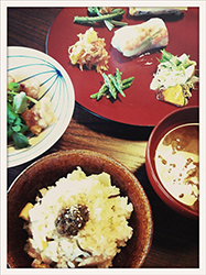 食堂つきとおひさま