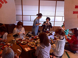 食堂つきとおひさま